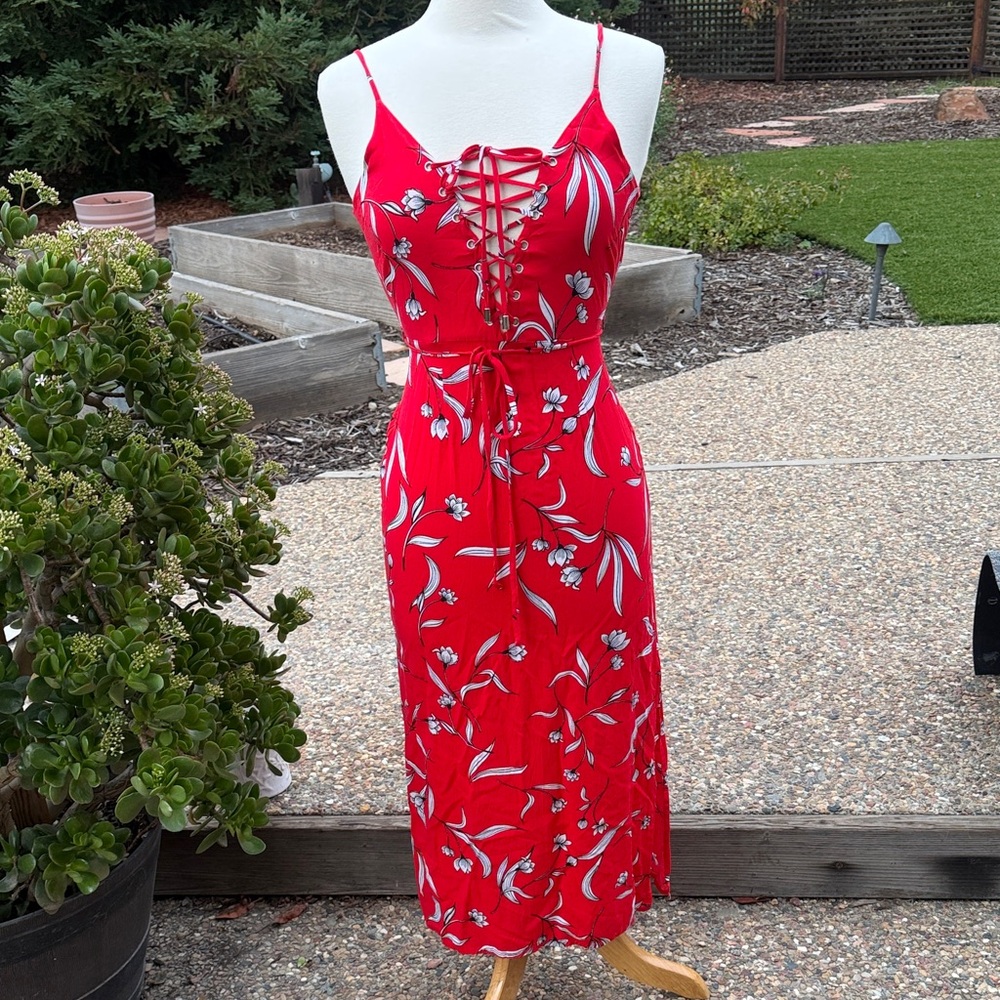 Red Floral Lace-Up Maxi  Dress